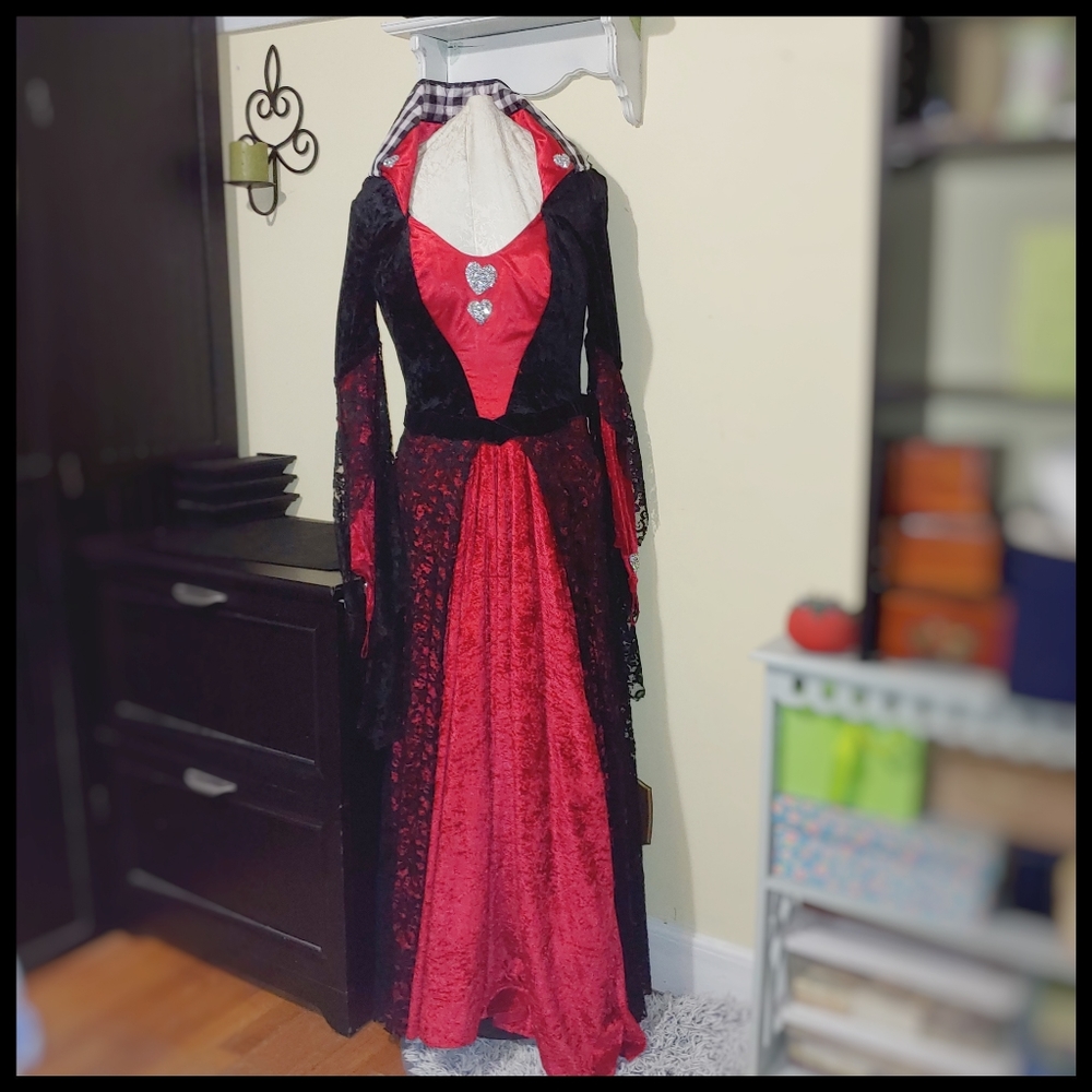 Queen of Hearts Dress - Picture 2 of 10